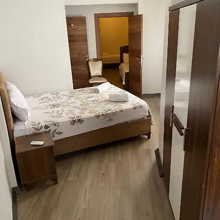 Ulusoy Old מלון *